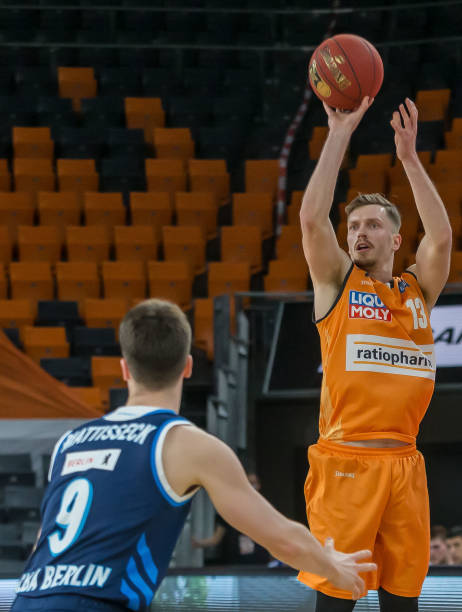 在密切跟进 在密切跟进